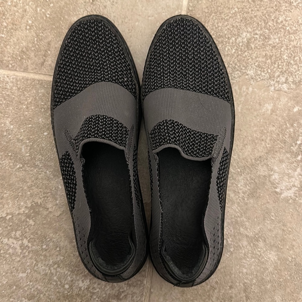Women’s UGG flats